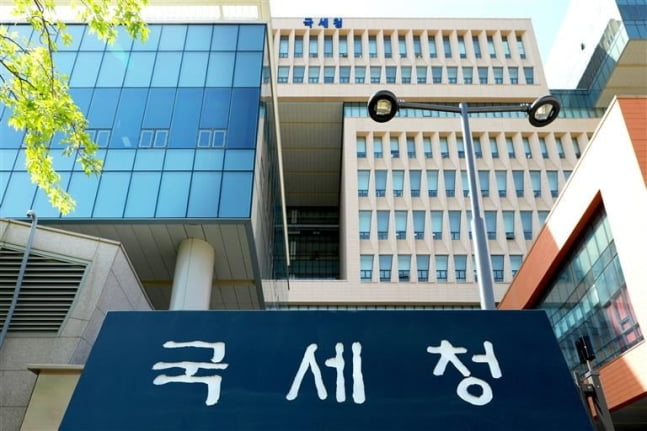 "中 배우자"…'K전자세정 수출' 국세청의 '이례적 행보' [관가 포커스]