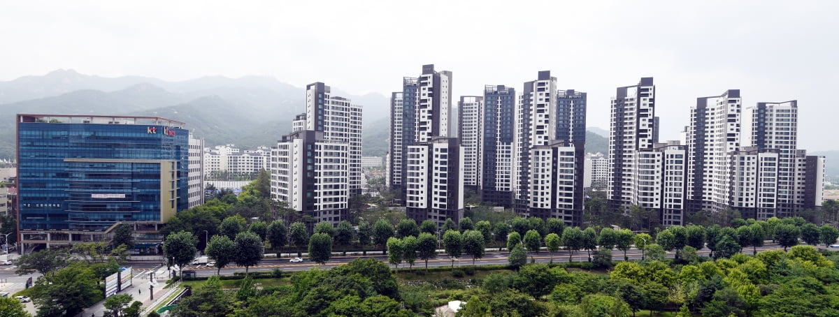 경기 과천시 내 아파트 단지들의 모습. 한경DB