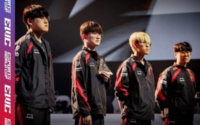 BLG에 복수한 T1, 사우디 EWC LoL 4강 진출 [e스포츠 월드컵 줌인]