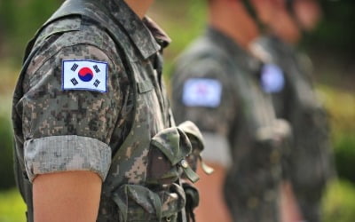 전역한 軍 간부들 "다시 군대로 돌아갑니다"…무슨 일이?