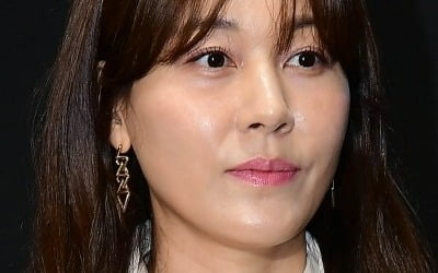 김하늘, 불륜 뿐인 '스캔들'…데뷔 26년 만에 위기