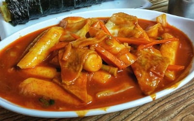 "떡볶이 1인분 세트 배달 시켰다가 깜짝"…동네 식당의 배신 [이슈+]