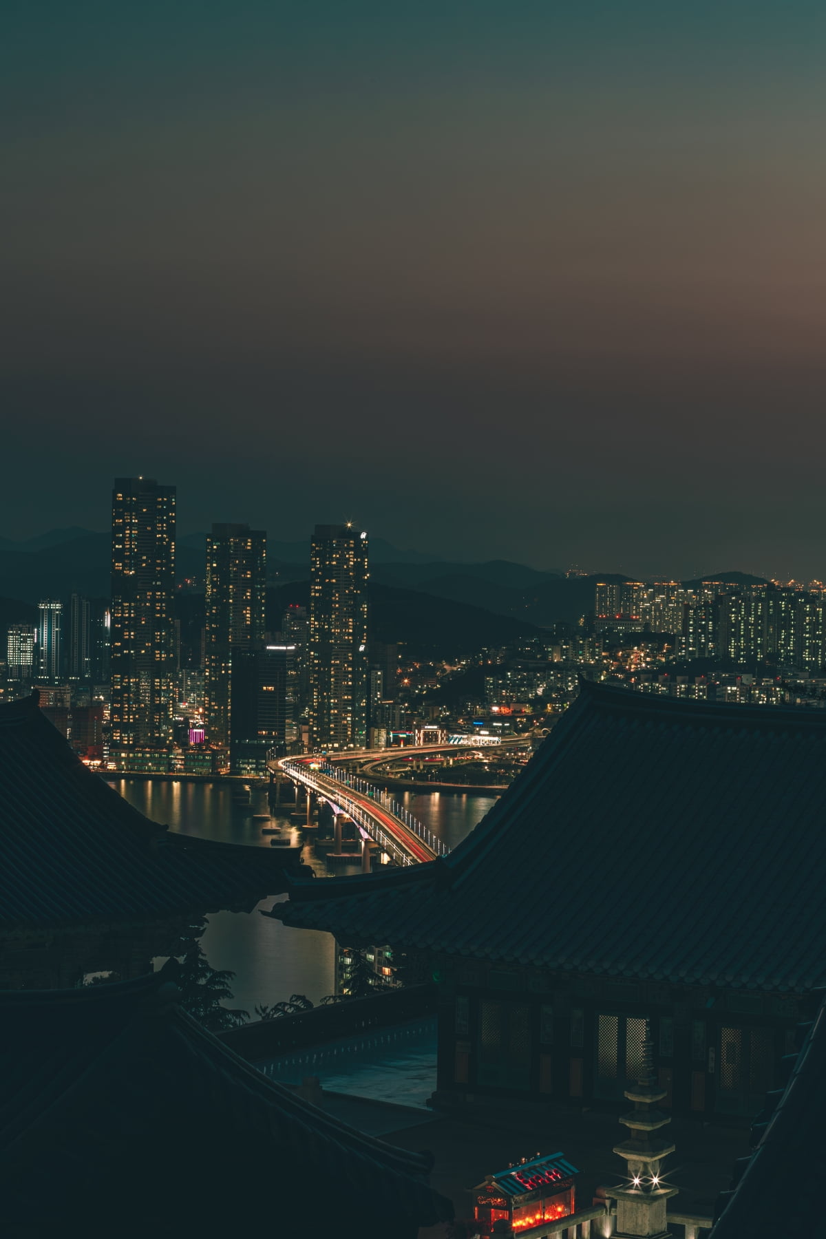 부산항, 송도 바다가 발아래… 서부산 최초 5성급 호텔 '윈덤 그랜드' 가보니  