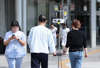 "사직 처리 늦어 손해"…전공의 57명 국립대병원에 손배소송