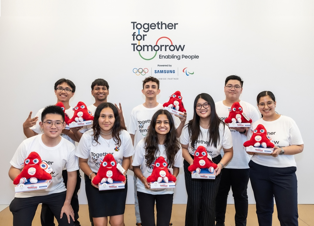 'Together for Tomorrow, Enabling People' 디지털 커뮤니티 홍보대사 '삼성 솔브포투모로우' 대표팀 단체 사진 