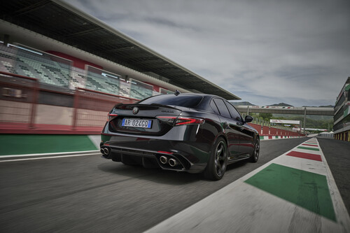 Probamos los Alfa Romeo Giulia y Stelvio Quadrifoglio Super Sport de 520 CV en el Circuito del Jarama: un exquisito homenaje a la historia de la competición