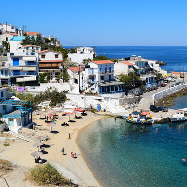 La isla griega donde las personas llegan a los 100 años sin demencia ni enfermedades. Estos son sus hábitos para la longevidad