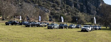 Probamos la gama 4x4 de Toyota: del RAV4 más accesible al imparable Land Cuiser, y con la Hilux de Isidre Esteve como guinda del pastel