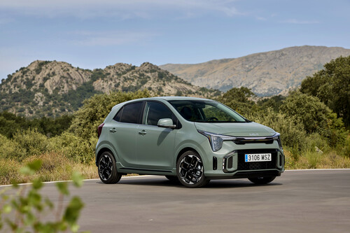 Probamos el Kia Picanto 2024: un coche urbano de gasolina muy equipado y pintón, más barato que el Fiat 500