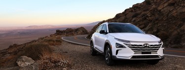 Los 13 coches eléctricos con más autonomía del mercado en 2020: desde 385 km hasta 666 km de vida entre cargas