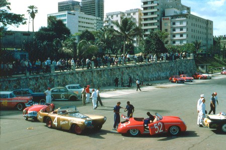 Carreras coches El Malecón