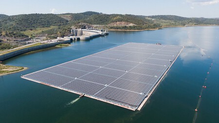 Granja Fotovoltaica Flotante