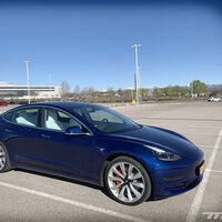 El Tesla Model 3 aguanta como el coche eléctrico más vendido de España en mayo mientras las ventas se ralentizan
