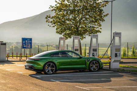 El coche eléctrico barato en España no existe y la solución para las marcas es un plan MOVES con ayudas directas o cambiar la etiquetas de la DGT