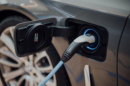 El coche eléctrico era muy caro y la excusa era el litio. Ahora su precio está bajando, pero seguimos sin coches eléctricos baratos