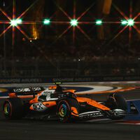 Lando Norris hace la pole en Singapur pero no se despega a Max Verstappen y accidente fuerte de Carlos Sainz 