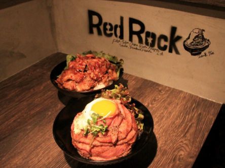 あの行列店、今なら並ばずに食べられるかも!?ローストビーフ丼の名店が池袋に登場！