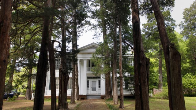 Photograph of WIlliam Faulkner’s home at Rowan Oak in Oxford, Mississippi.