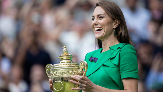 Catherine, Princess of Wales with the winner's trophy for the Gentlemen's Singles at Wimbledon