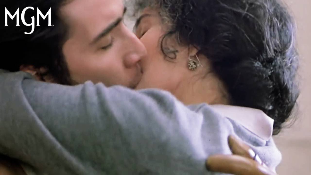 MOONSTRUCK (1987) | Official Trailer | MGM - YouTube