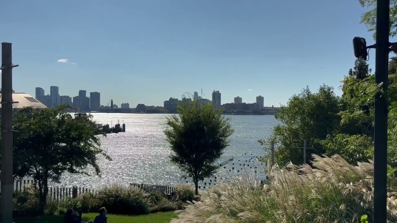 iPhone 15: 1x zoom sample video - YouTube