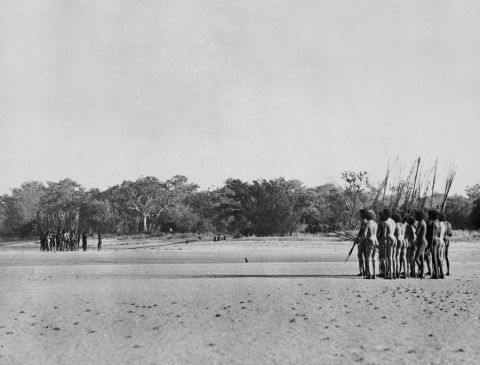 fig. 12 Donald Thomson, Makarrata à Trial Bay, Terre d’Arnhem Est, 1942.