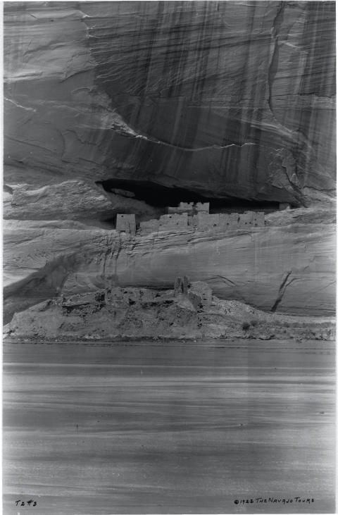 fig. 2 « The White house », canyon de Chelly, Arizona, village navajo, vers 1922.