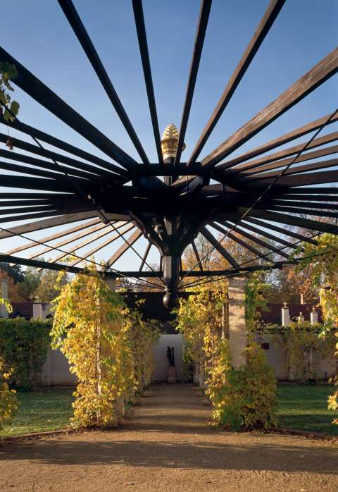 fig. 7 La pergola, au parc du château de Branitz à Cottbus édifié par Gottfried Semper.