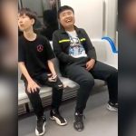 電車内でチンポコを弄くりまくる男（動画）