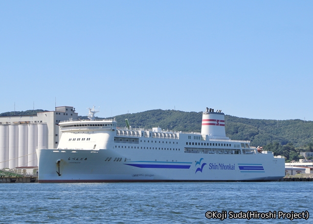 新日本海フェリー「らべんだあ」　小樽港にて