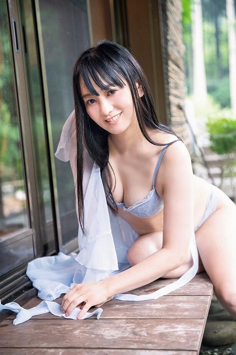 脊山麻理子のケツ