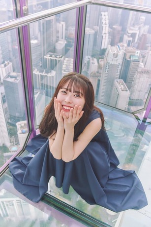 乃木坂46　岩本蓮加1st写真集「タイトル未定」