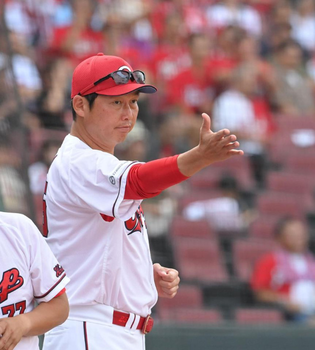 カープ新井監督『屈辱の月間20敗』は「すべて自分の未熟さが招いた結果」