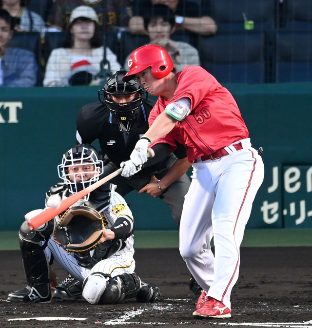 カープ中村健人、阪神大竹から1号ホームラン