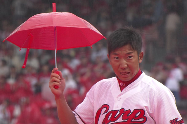 プロ野球_球場観戦_傘_雨_マナー