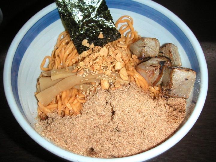 ガーリック油そば（麺３００ｇ）７７０円