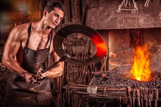 blacksmith-gcb9de9ae5_640