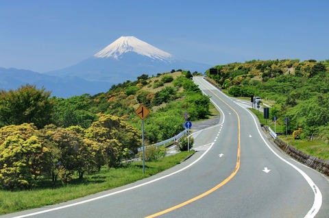 【悲報】オタク『MT車で峠ドライブするの楽しい～』←コレｗｗｗｗｗ