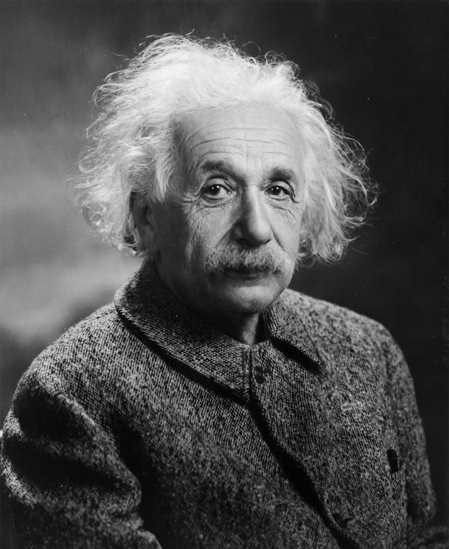 Albert_Einstein_1947