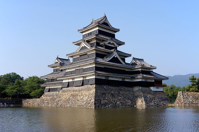 800px-130608_Matsumoto_Castle_Matsumoto_Nagano_pref_Japan02bs4