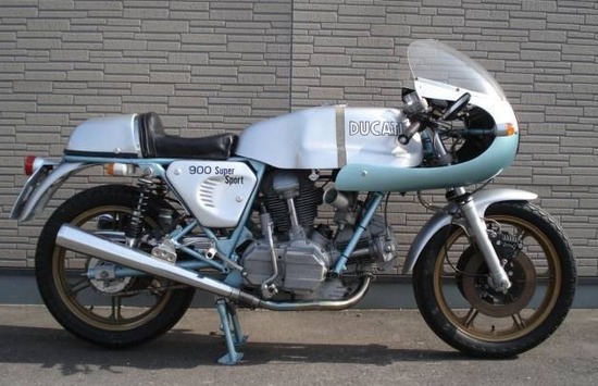 DUCATI 900SS