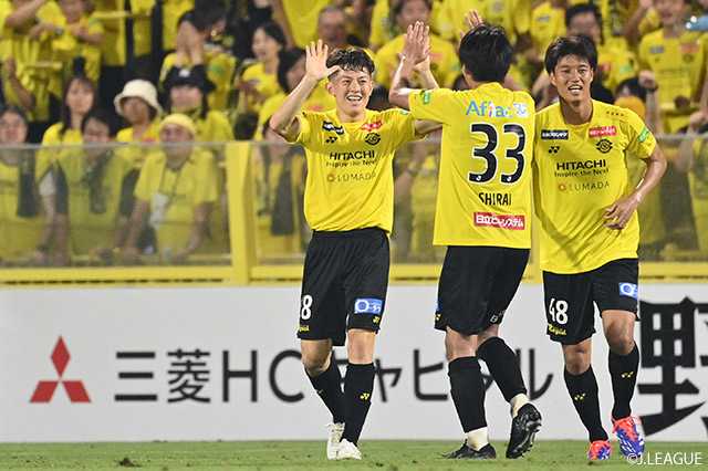 柏レイソル、3得点でFC東京に競り勝ち連勝！戸嶋祥郎が劇的決勝点【J1第22節】