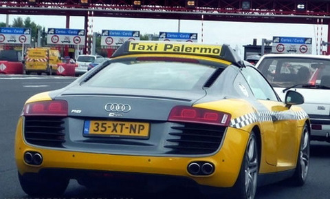 audi_r8_taxi