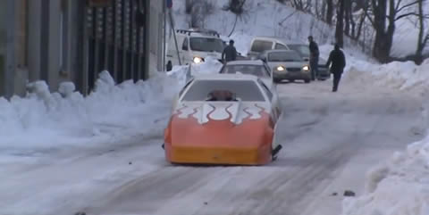 FunnyCar_on_snow