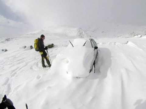 snow_mountain_car