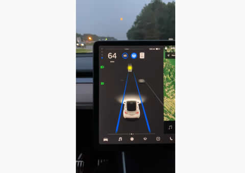 Autopilot Mistakes Moon for Orange Traffic Light
