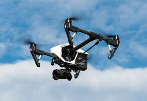 drone-gcb6386572_640