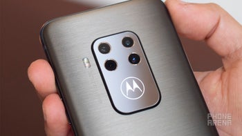 Deal: Buy a Motorola One Zoom, get a free Moto G6