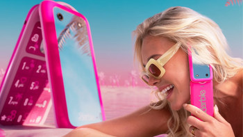 The US version of the Barbie phone is better than the global one