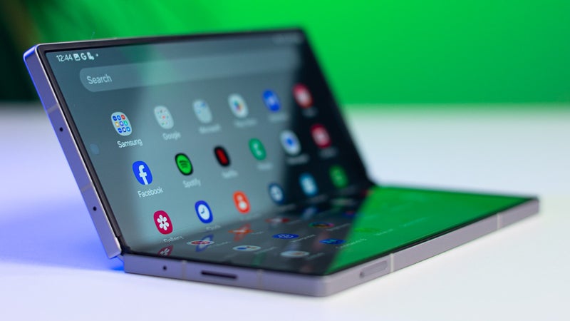 See every Galaxy Z Fold 6 nook and cranny from up-close in its most intimate photo-session yet